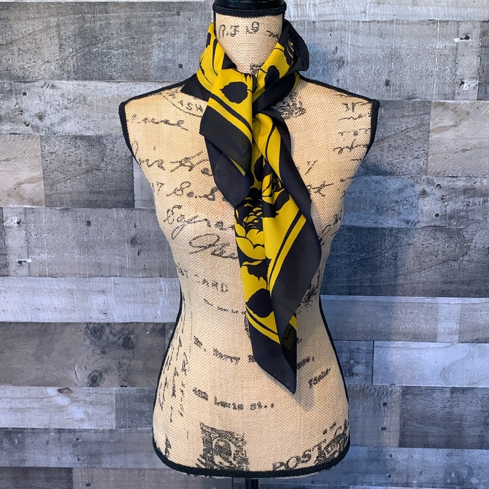 Valentina Fiore Floral Scarf - Picture 12 of 14